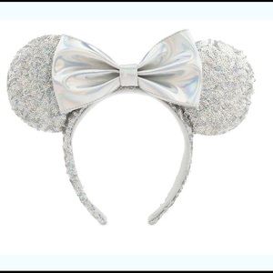 Magic Mirror Silver Minnie Ears